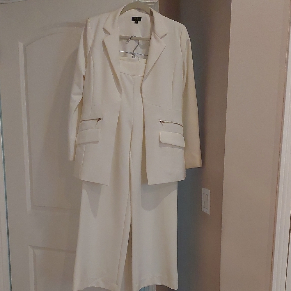Elegant Cream Women's Blazer